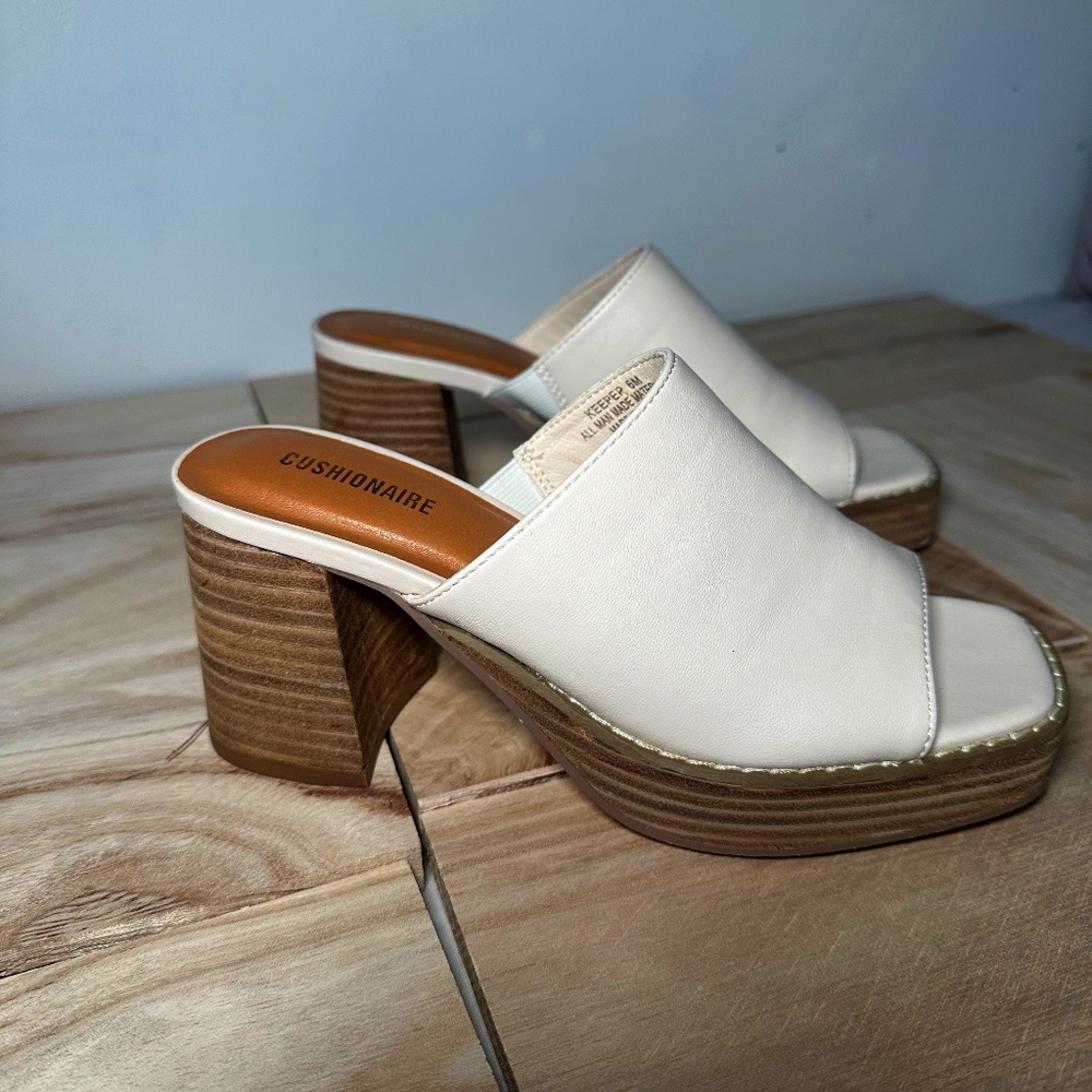 Cushionaire White block Open toed heel Size 6